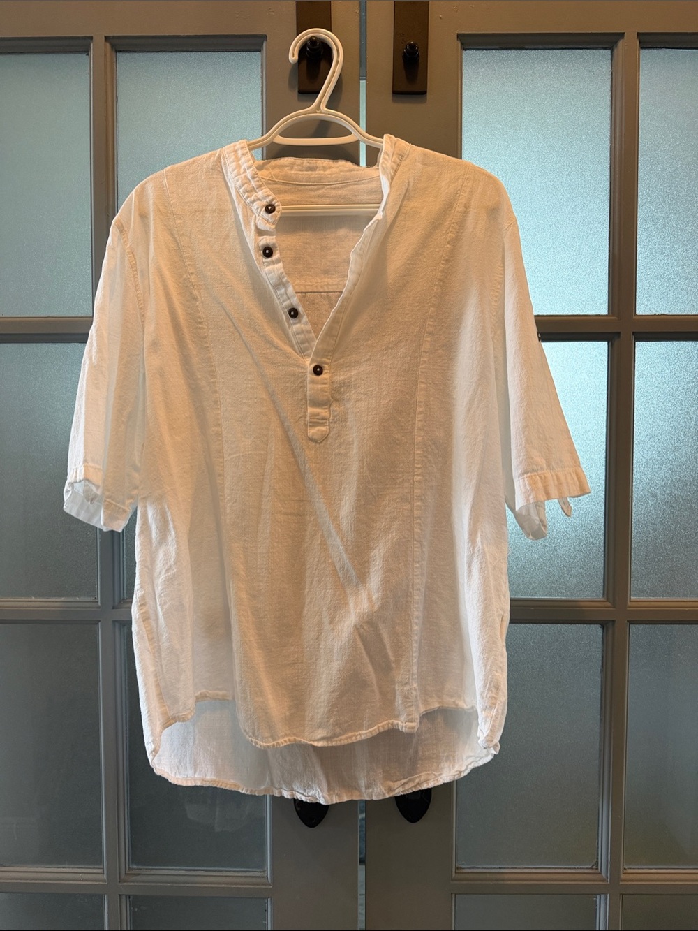 Men's White Short-Sleeve linen Button Henley Shirt - Unbranded